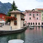 Sul Con Pontile Privato A - Unique And Exclusive