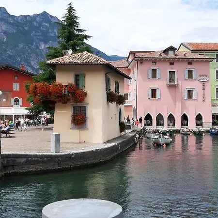 Sul Con Pontile Privato A - Unique And Exclusive